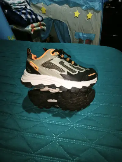 Zapatillas outdoor negras y naranjas ficcus - miniatura 3
