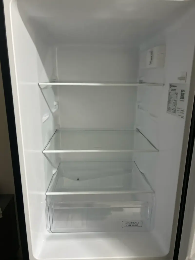Refrigerador Mademsa negro funcional - 2