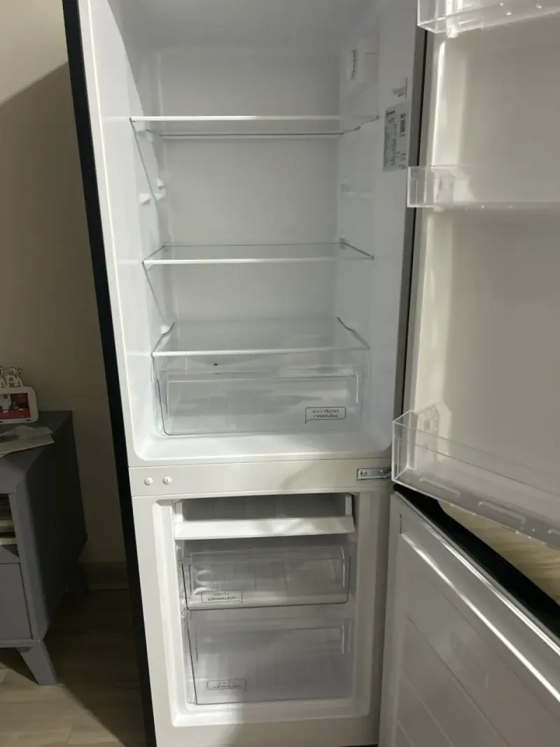 Refrigerador Mademsa negro funcional - 3