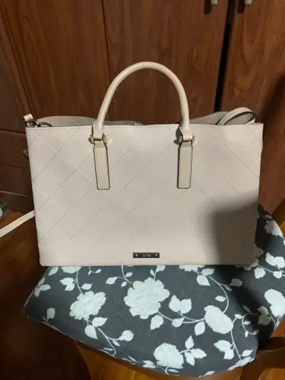 Cartera Aldo palo Rosa con diseño acolchado - miniatura 1