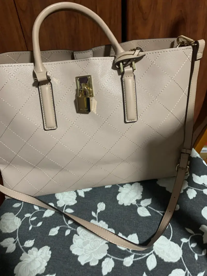 Cartera Aldo palo Rosa con diseño acolchado - 2