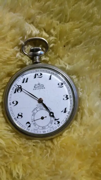 Reloj de bolsillo Leijona clásico de plata - miniatura 1
