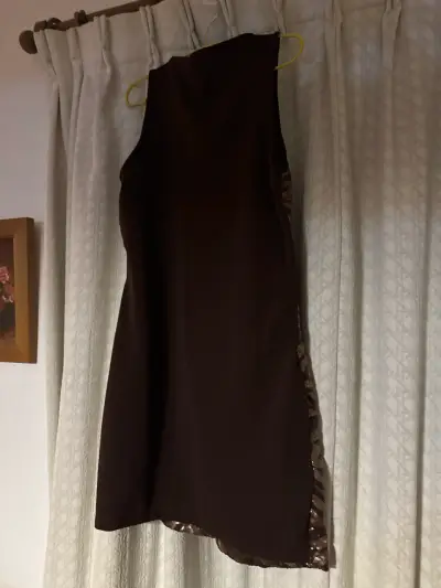 Vestido de lentejuelas marrón - miniatura 2