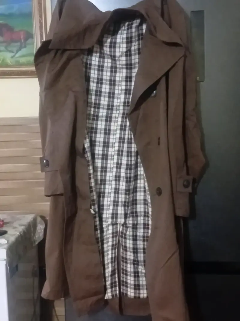 gabardina marrón tipo trench - 2