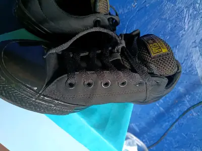 Zapatillas negras de lona - miniatura 1