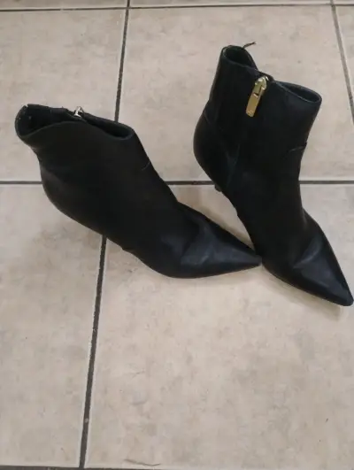 Botines negros con cierre lateral - miniatura 1