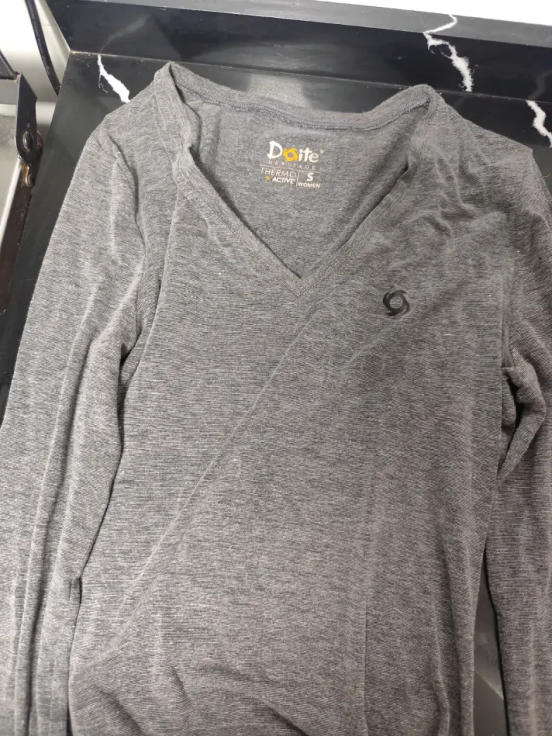Polera térmica gris para mujer