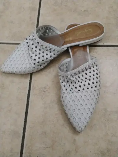 Zapatos blancos tejidos - miniatura 1