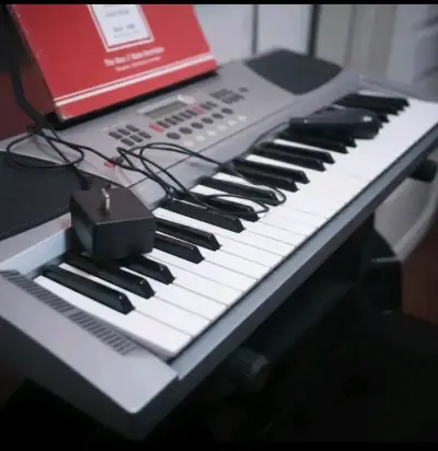 Piano MK-2983 54 teclas incluye accesorios - miniatura 3