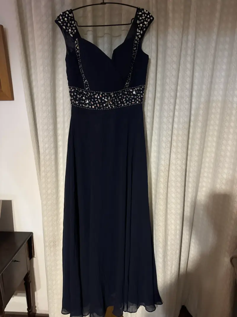 Vestido largo azul con pedrería - 1
