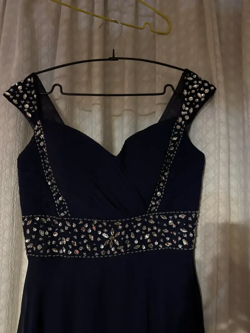 Vestido largo azul con pedrería - 2