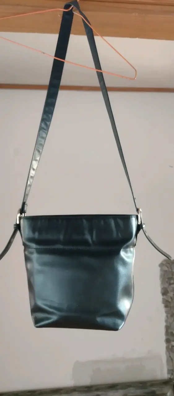 Cartera negra de cuero sintético - 2