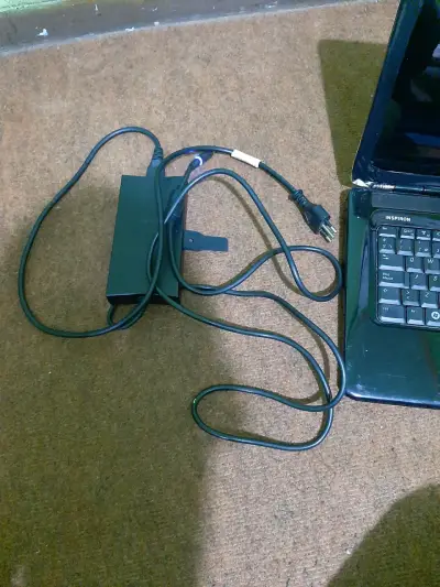 Laptop Dell Inspiron usada - miniatura 5