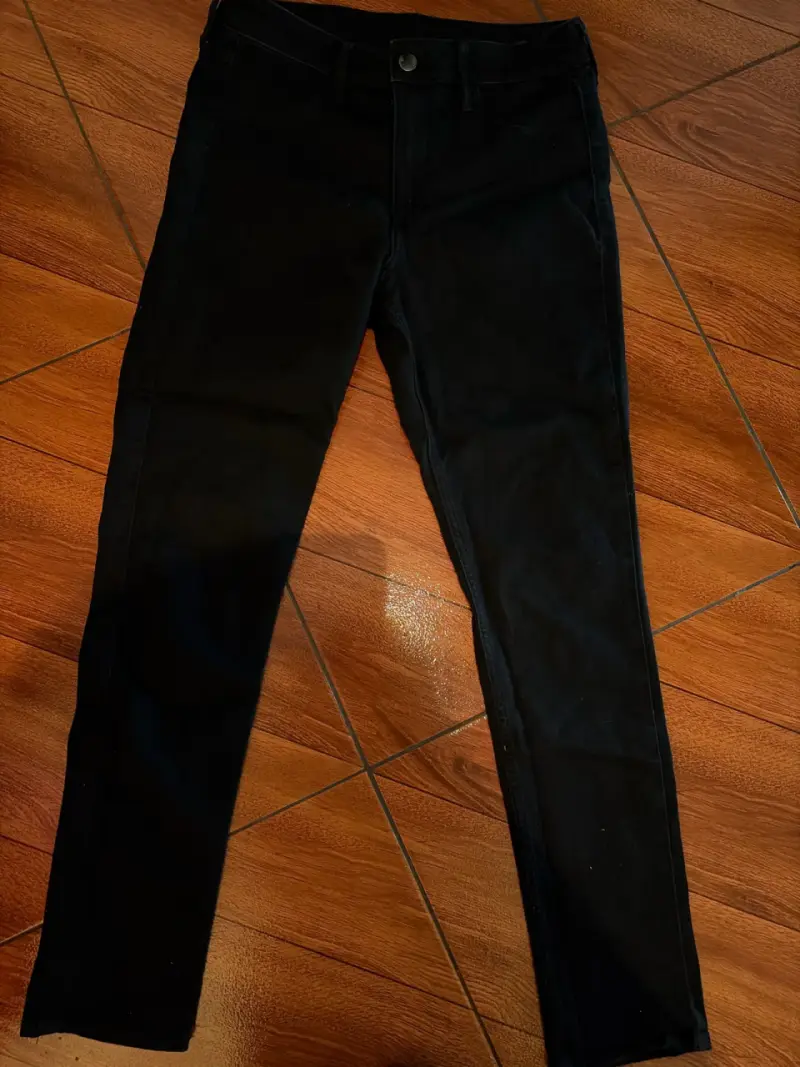 Pantalón negro ajustado para mujer - 1