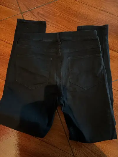 Pantalón negro ajustado para mujer - miniatura 2