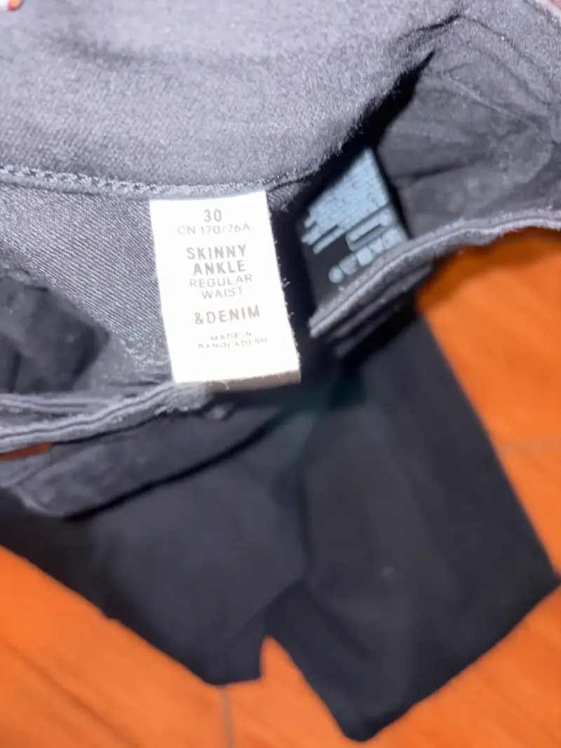 Pantalón negro ajustado para mujer - 3