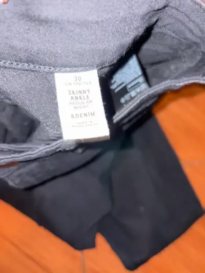 Pantalón negro ajustado para mujer - miniatura 3