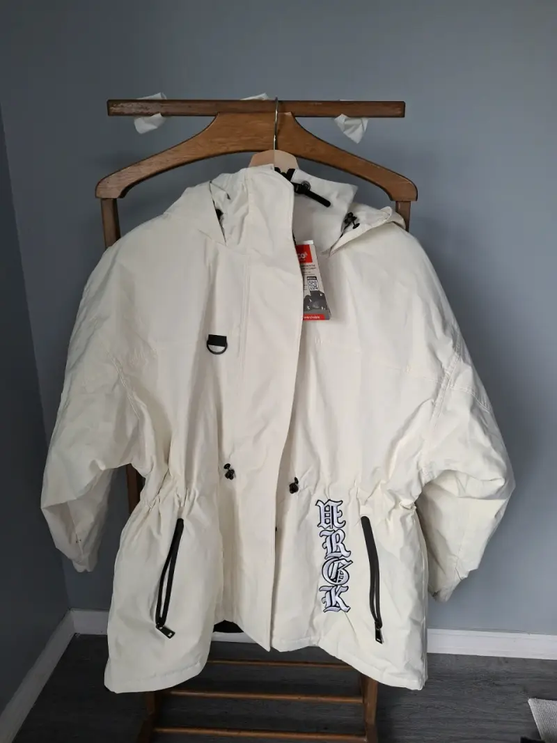 Parka blanca con capucha - 1