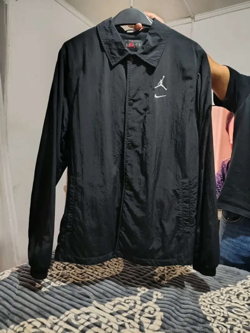 Chaqueta negra deportiva Nike - 1
