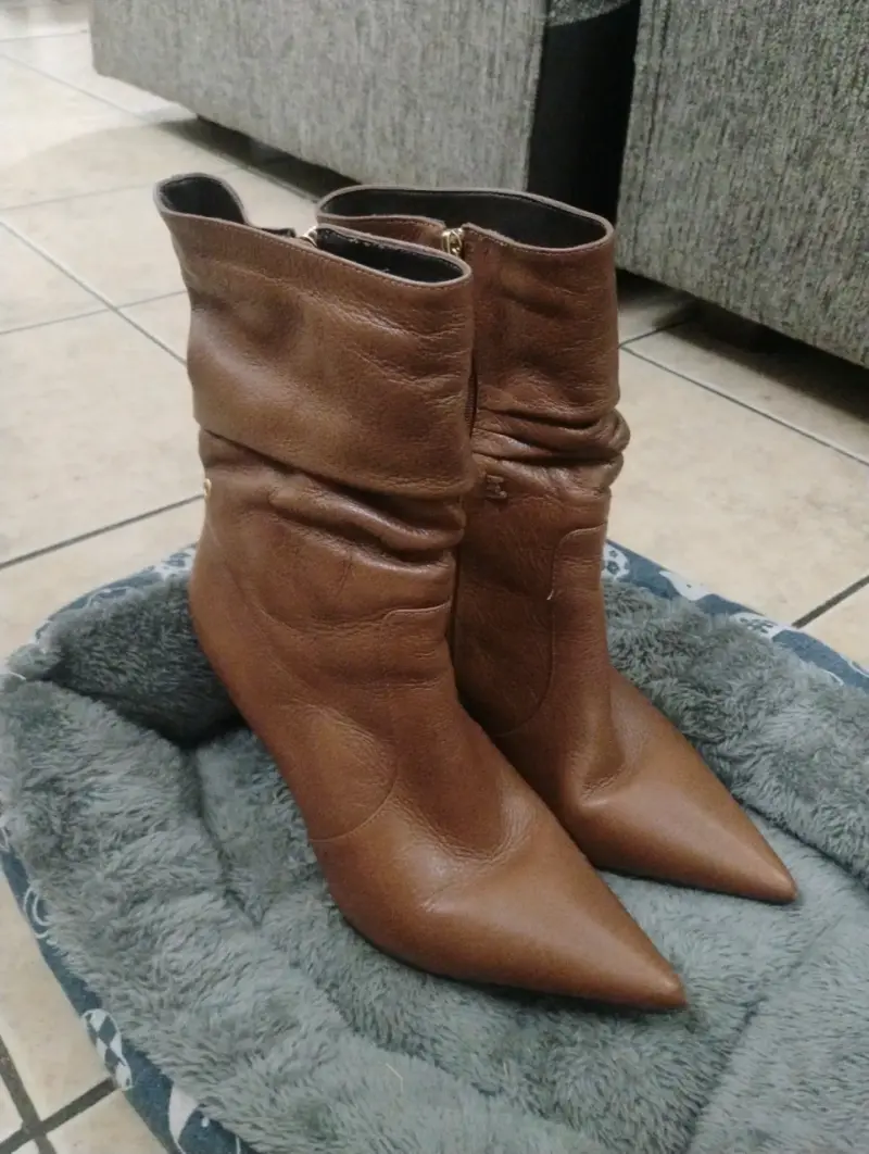 Botines de cuero marrón