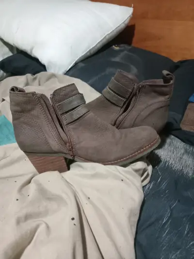 Botines marrones con cremallera - miniatura 1