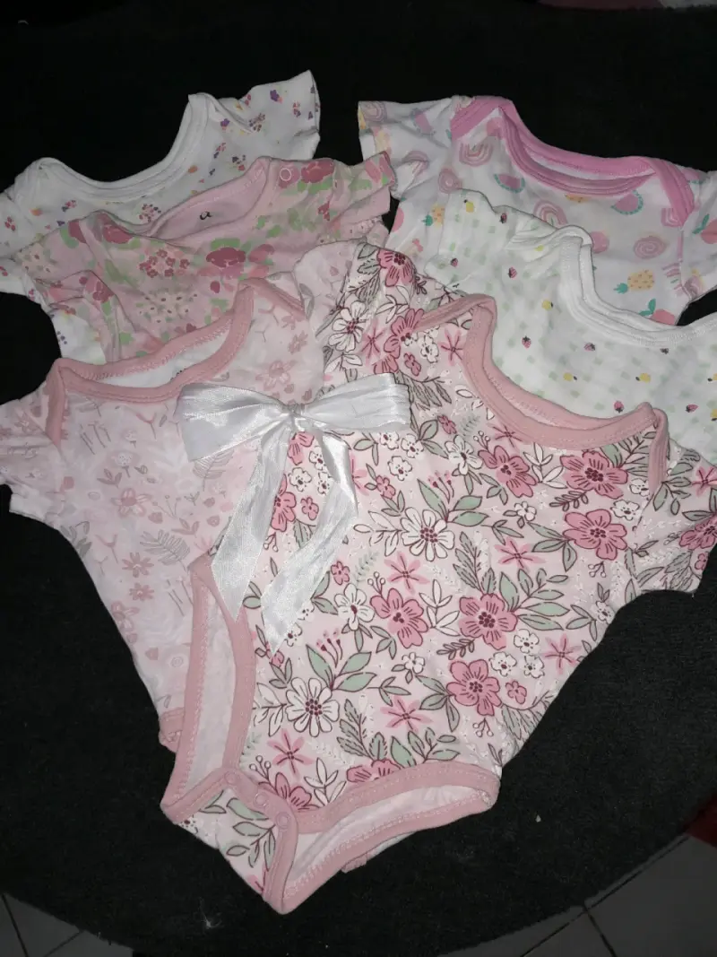 Conjunto bodies de bebé floral