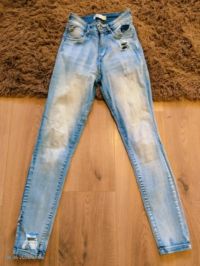 Jeans claros desgastados - 1