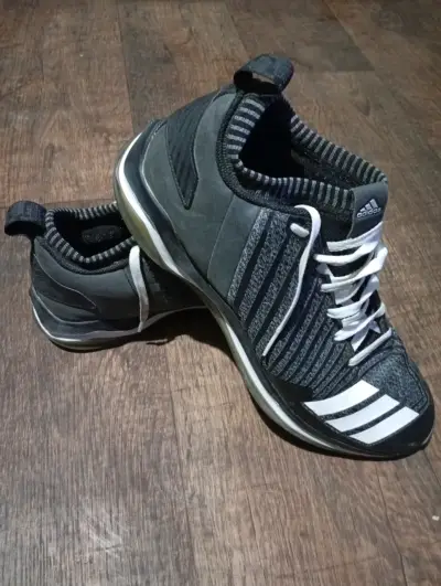 Zapatillas deportivas negras Adidas - miniatura 1