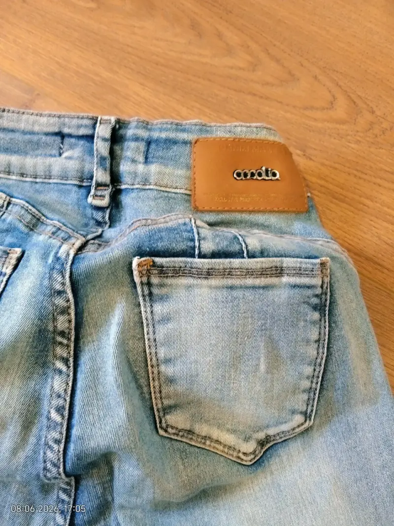 Jeans claros desgastados - 3