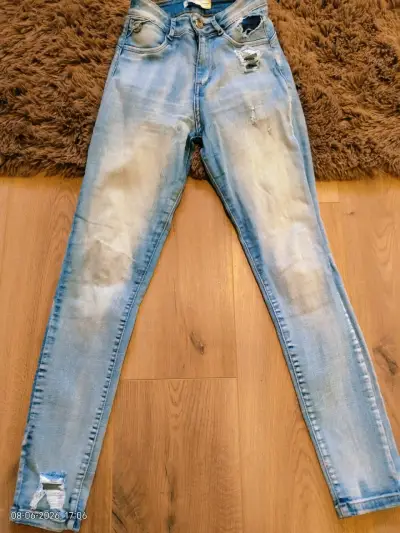 Jeans claros desgastados - miniatura 6