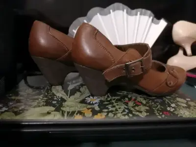 Zapatos de cuero marrones - miniatura 2