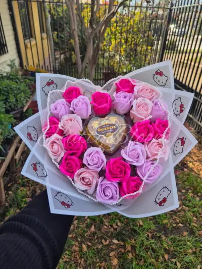 Ramo de 24 rosas y chocolates - miniatura 3