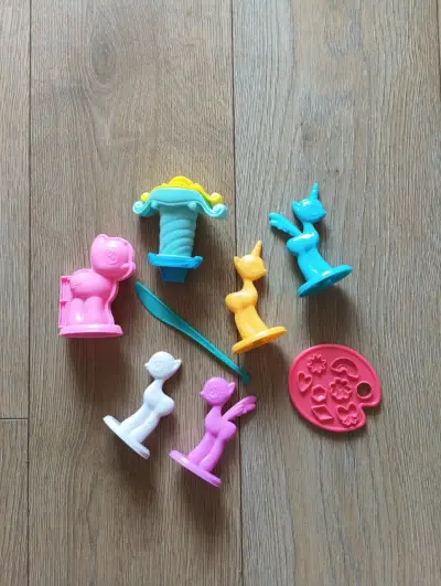 Juego de moldes de unicornio Play Doh - miniatura 1