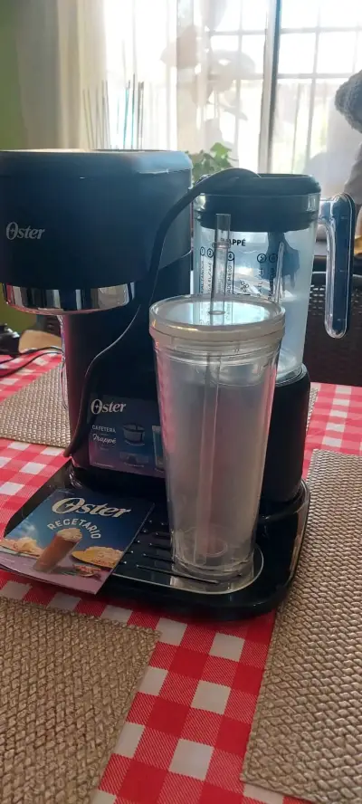 Cafetera Oster frappé negra - miniatura 1