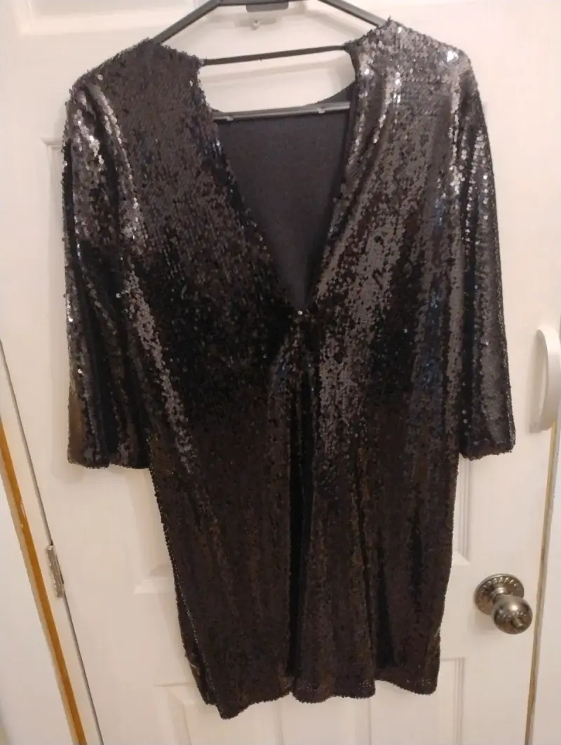 Vestido negro con lentejuelas - 2