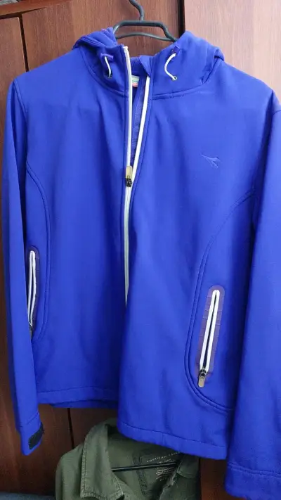 Chaqueta softshell marca diadora - miniatura 1