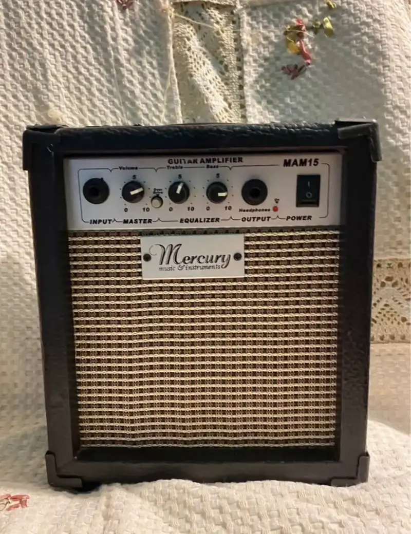 Guitarra eléctrica Mercury + amplificador - 2