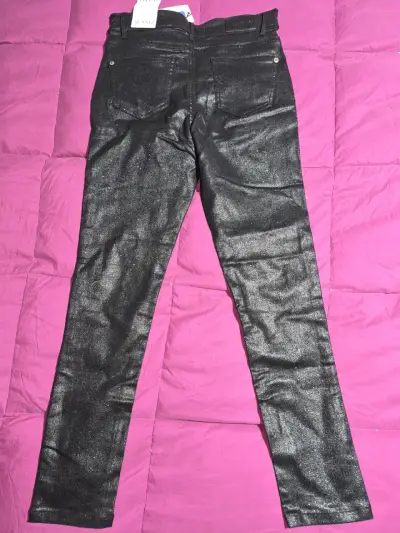 Jeans negros brillantes nuevos - miniatura 2