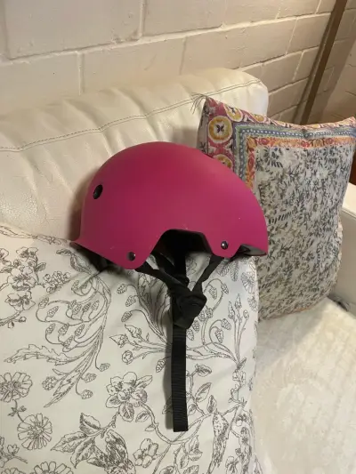Casco de bicicleta rosado - miniatura 1