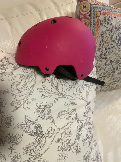 Casco de bicicleta rosado - miniatura 3