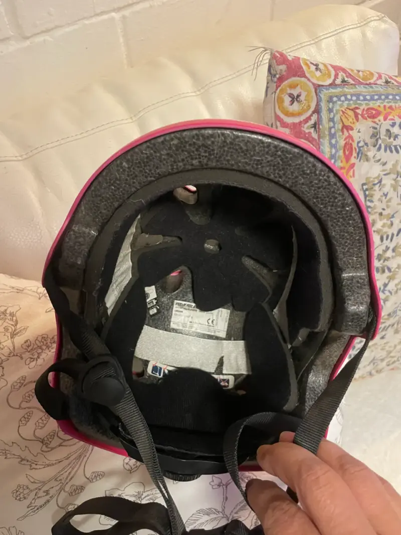 Casco de bicicleta rosado - 4