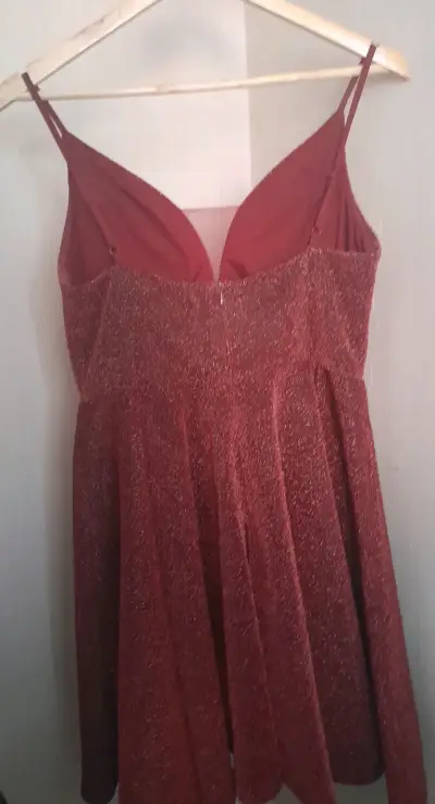 Vestido rojo de gala - miniatura 2