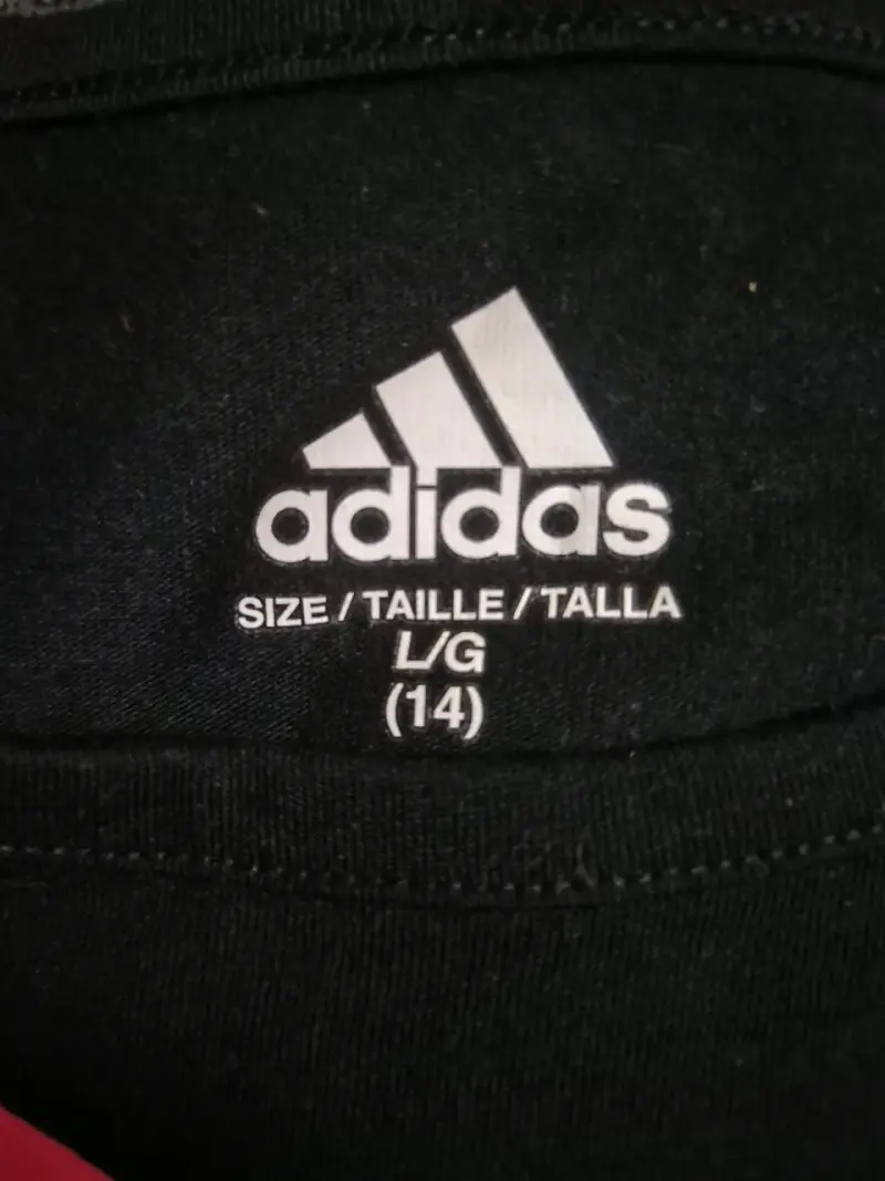 Polera negra Adidas - 2