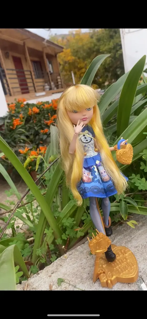Blondie Lockes Ever After High original.