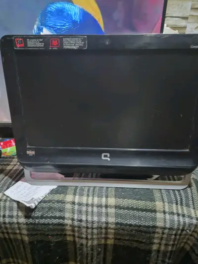 Computador All-in-One Compaq - miniatura 1