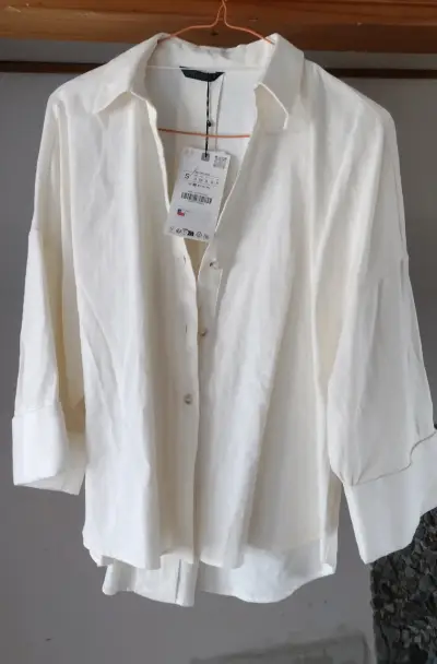 Camisa blanca de lino nueva - miniatura 3