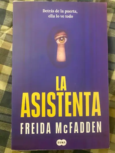 Libro La Asistenta de Freida McFadden - miniatura 1