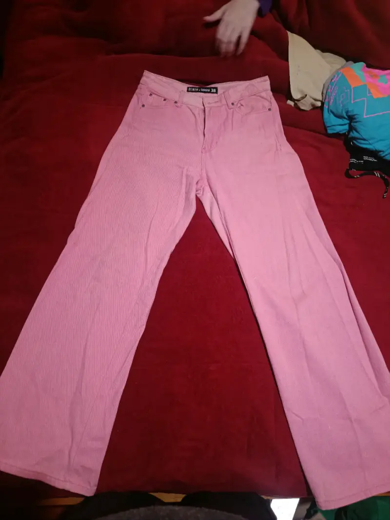 Pantalones rosados denim