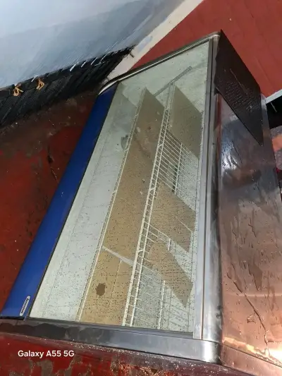 Refrigerador grande para negocio - miniatura 2