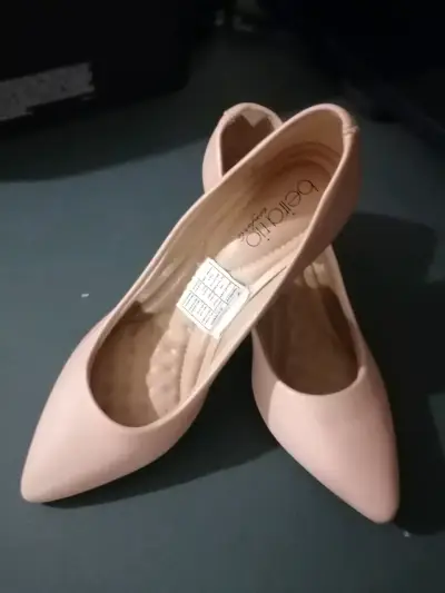 Zapatos de tacón rosa claro - miniatura 2